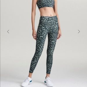 Green VARLEY leggings!